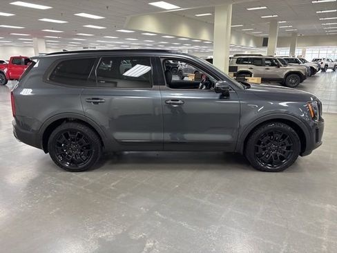 Used 2021 Kia Telluride SX w/ SX Prestige Package image 9