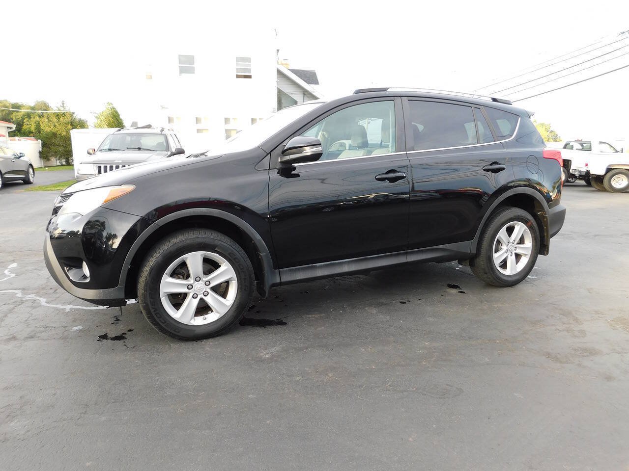Used 2013 Toyota RAV4 XLE AWD/4WD image 5