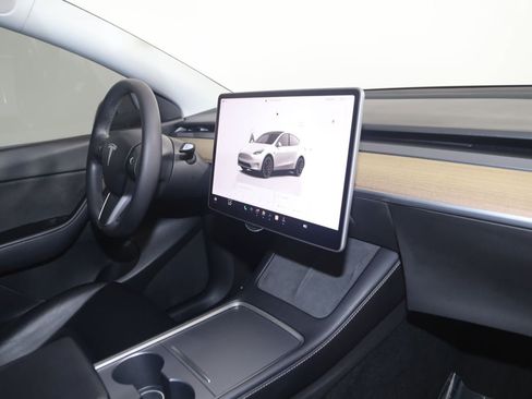 Used 2022 Tesla Model Y Performance AWD/4WD image 36
