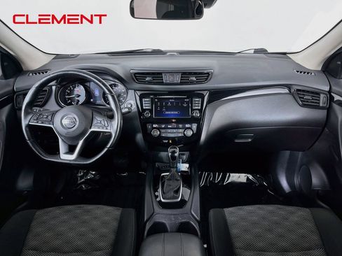Used 2020 Nissan Rogue Sport SV w/ All-Weather Package AWD/4WD image 12