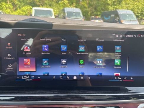 Used 2025 BMW 740i xDrive image 32