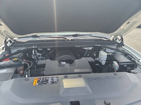 Used 2019 Chevrolet Suburban LT image 40