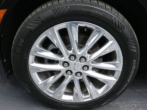 Used 2019 Cadillac XT5 Premium Luxury image 24