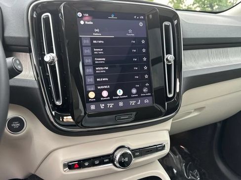 Certified 2026 Volvo XC40 B5 Plus AWD/4WD image 21