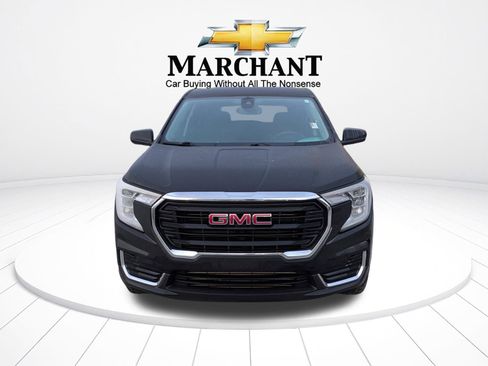 Used 2024 GMC Terrain SLE image 9