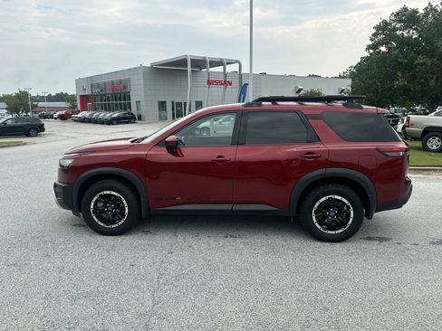 Used 2025 Nissan Pathfinder Rock Creek AWD/4WD image 8