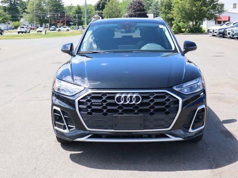 Used 2023 Audi Q5 2.0T Premium w/ Convenience Package AWD/4WD image 2