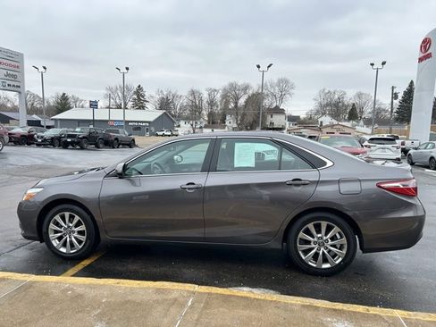Used 2016 Toyota Camry XLE image 6