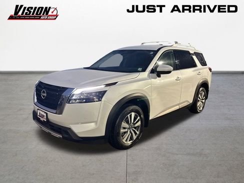 New 2025 Nissan Pathfinder SL image 1