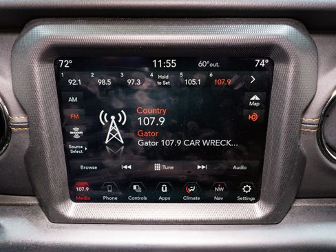 Used 2023 Jeep Gladiator Overland image 19