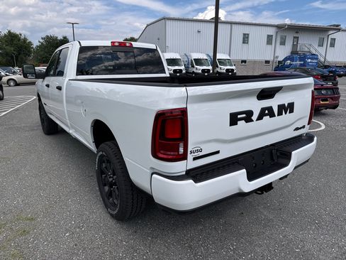 New 2026 RAM 3500 Big Horn AWD/4WD image 19