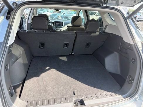 Used 2023 GMC Terrain SLE w/ Driver Convenience Package FWD image 21