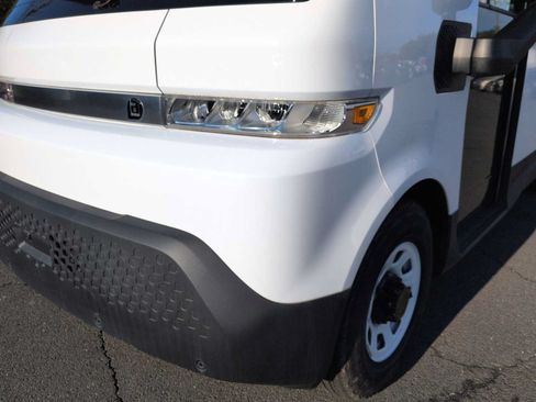 Used 2024 Chevrolet Brightdrop 400 w/ Commercial Equipment Package AWD/4WD image 11