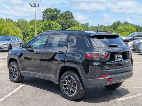 Used 2024 Jeep Compass Trailhawk w/ Trailhawk Elite Group AWD/4WD image 7