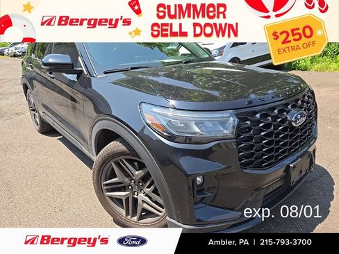 Used 2025 Ford Explorer ST AWD/4WD image 1