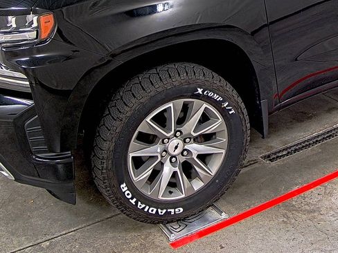 Used 2021 Chevrolet Silverado 1500 High Country w/ Technology Package image 7