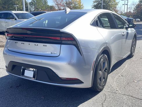 Used 2024 Toyota Prius LE image 4