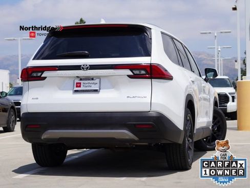 Used 2024 Toyota Grand Highlander AWD image 7