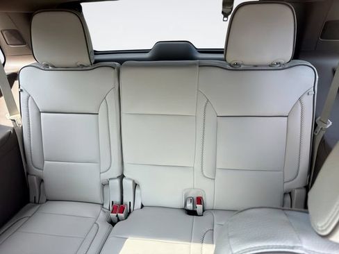 Used 2025 GMC Yukon Denali w/ Sun & Power Step Package AWD/4WD image 24