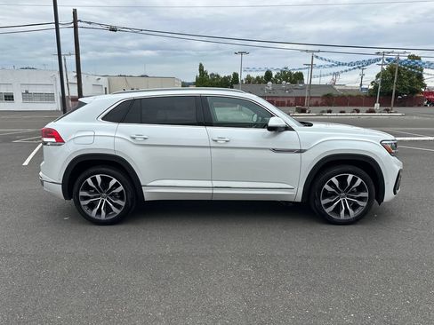 Used 2022 Volkswagen Atlas Cross Sport SEL Premium R-Line AWD/4WD image 7