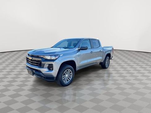Certified 2024 Chevrolet Colorado LT w/ LT Convenience Package II image 4