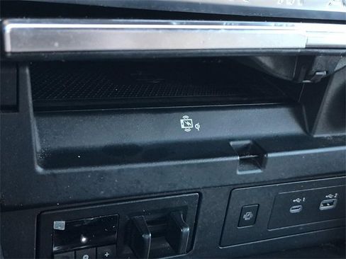 Certified 2022 Nissan Armada Platinum w/ Captain's Chairs Package image 44