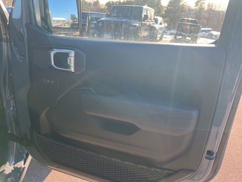 New 2026 Jeep Gladiator Sport image 10