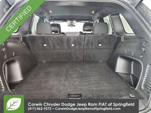 Used 2021 Jeep Grand Cherokee Laredo AWD/4WD image 31