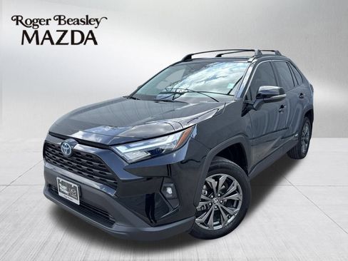 Used 2024 Toyota RAV4 XLE Premium image 1