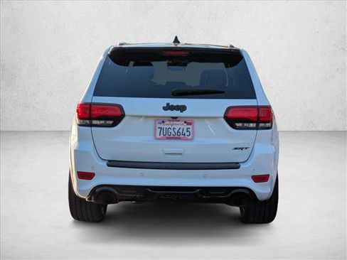 Used 2016 Jeep Grand Cherokee SRT image 6