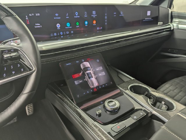 Used 2025 Cadillac Escalade V AWD/4WD image 14