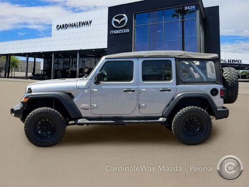 Used 2018 Jeep Wrangler Unlimited Sport AWD/4WD image 3