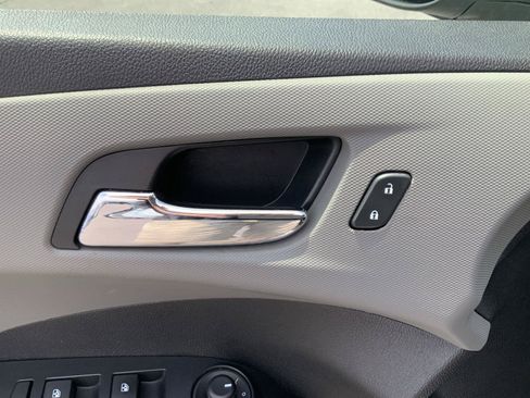 Used 2015 Chevrolet Sonic LT FWD image 17