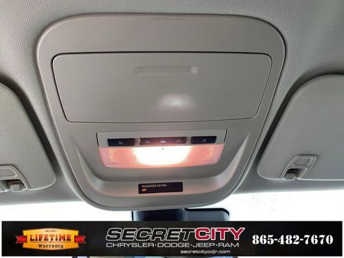 Used 2022 GMC Canyon Denali image 19