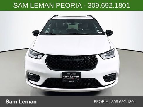 New 2026 Chrysler Pacifica Limited w/ S Appearance Package AWD/4WD image 2