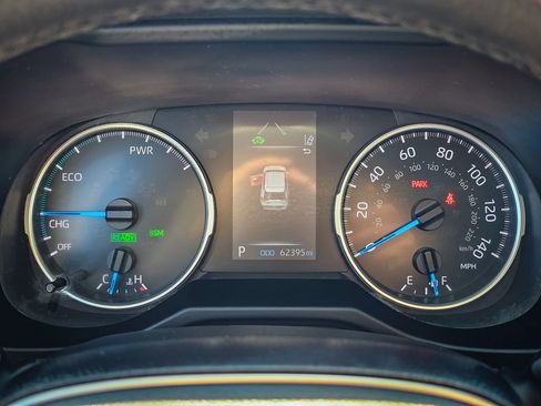 Used 2021 Toyota RAV4 XLE Premium image 18