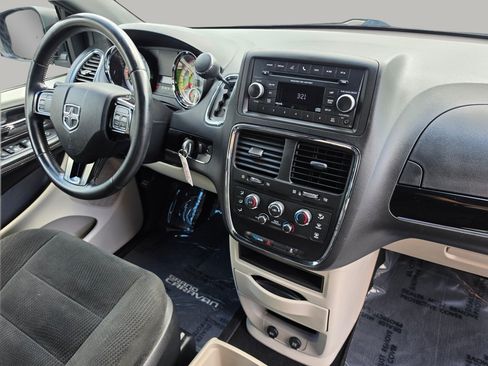 Used 2016 Dodge Grand Caravan SE FWD image 49