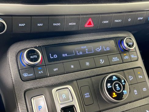 Used 2023 Hyundai Palisade Limited AWD/4WD image 16