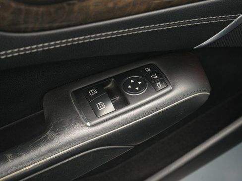 Used 2014 Mercedes-Benz SL 550 image 42