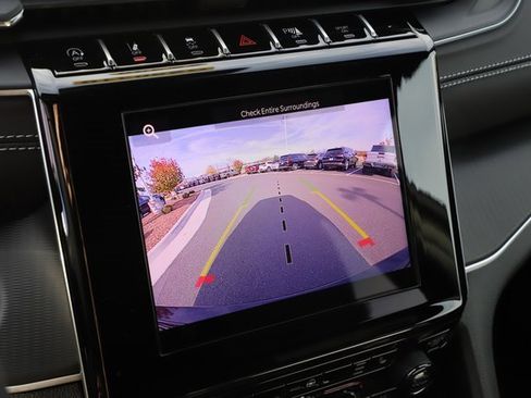 New 2025 Jeep Grand Cherokee Altitude image 30