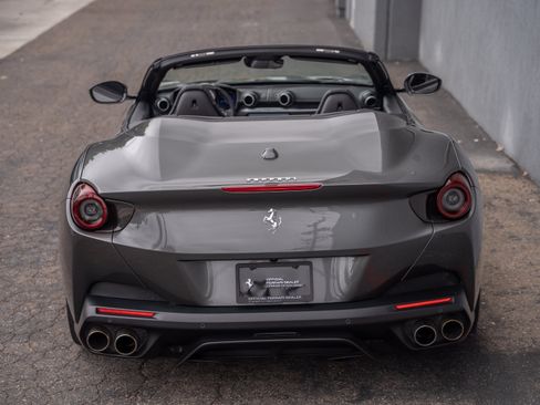 Used 2020 Ferrari Portofino RWD image 4