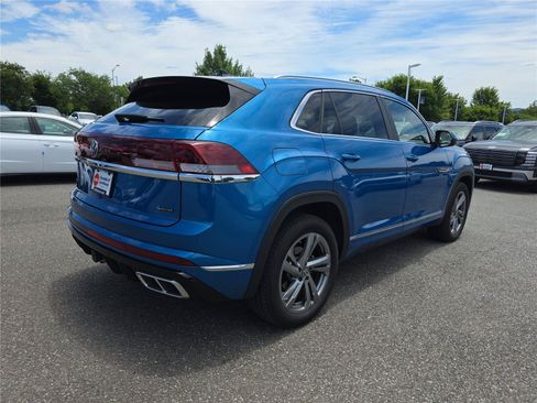Used 2024 Volkswagen Atlas Cross Sport SEL R-Line AWD/4WD image 4