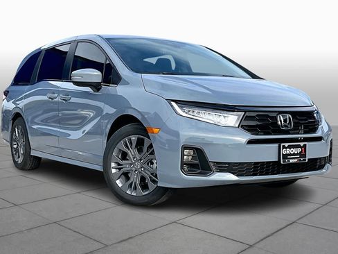 New 2026 Honda Odyssey Touring image 2