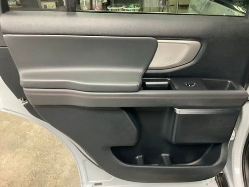 Used 2025 Ford Expedition Active AWD/4WD image 12