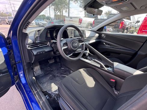 Used 2021 Hyundai Elantra SEL image 17