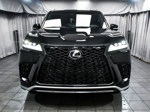Used 2024 Lexus LX 600 F Sport image 2
