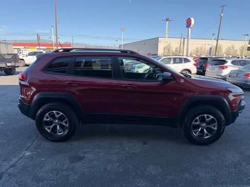Used 2015 Jeep Cherokee Trailhawk image 5