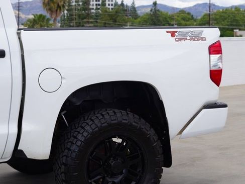 Used 2021 Toyota Tundra SR5 w/ SR5 Upgrade Package AWD/4WD image 13