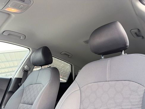 Used 2022 Kia Niro LXS image 23