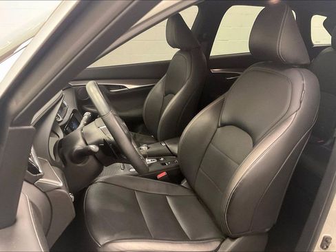 Used 2022 INFINITI QX50 Luxe w/ Appearance Package image 17